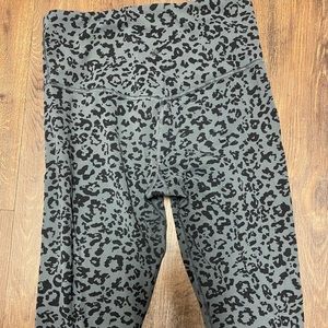 Athleta gray and black leopard leggings